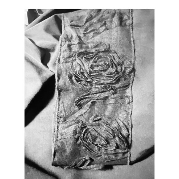 Nelly & Milly Vintage Cigarette Ankle  Crepe Pants With Tulle Roses Black Sz M - Picture 5 of 6